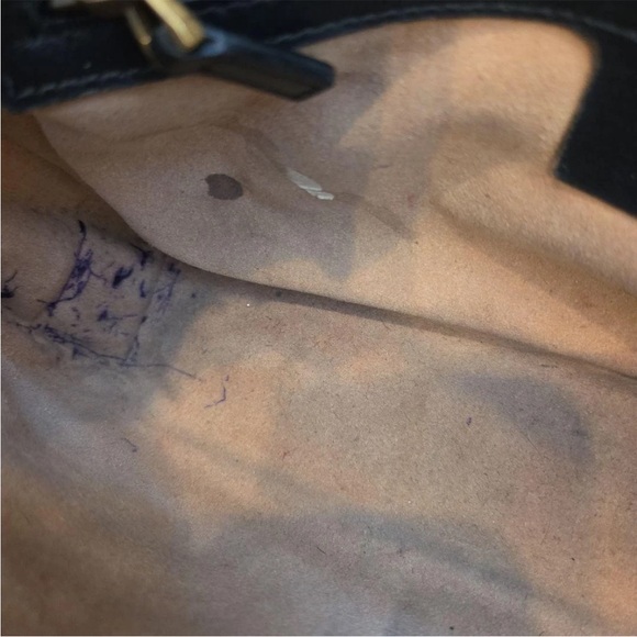 Gucci Black Quilted Shoulder Bag with Gold Accents - Picture 9 of 16